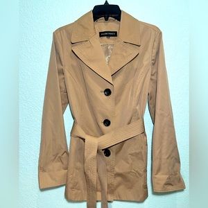 ELLEN TRACY Classic Mid-Length Tan Trench Coat with Belt EUC Size Medium
